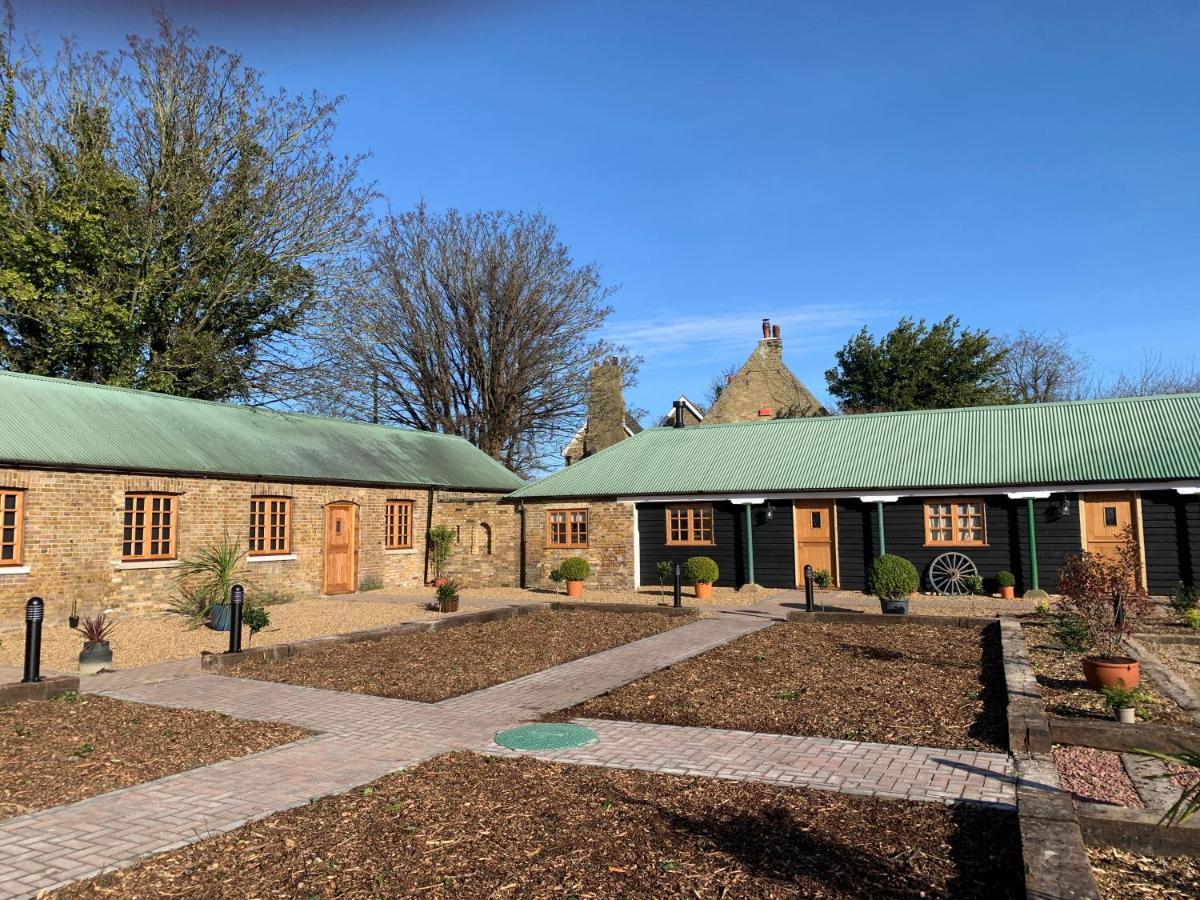 Cheesemans Farm Stables *